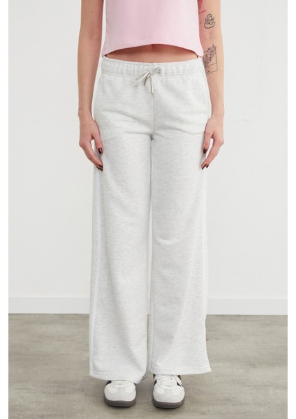 Yanı Biyeli Cepli Bol Paça Eşofman Altı indirimleri