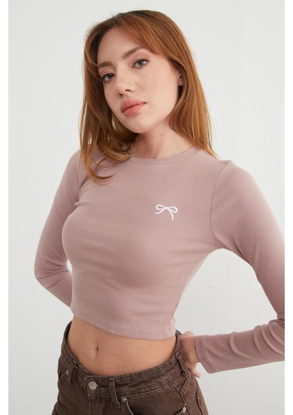 Fiyonk Nakışlı Likralı Crop Body indirimleri