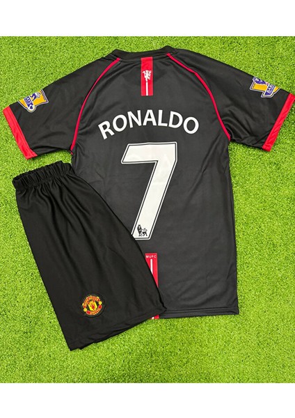 Cristiano Ronaldo United Siyah Çocuk Futbol Forması Hava Alabilen Polyester Kumaş Halısaha Forması