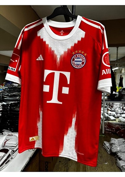 Bayern Münih 2025--26 Isimsiz Iç Saha Forması