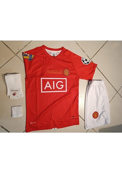 Ronaldo Manchester United Kırmızı Çocuk Forma 4 Lü Set. Forma+Şort+Çorap+Bileklik fiyatları