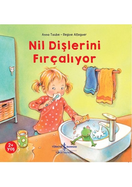 Nil Dişlerini Fırçalıyor