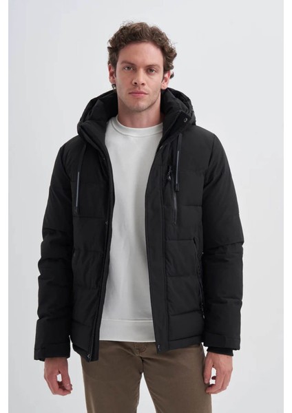 Micro Kumaş Dolgulu Dynamic Regular Fit Siyah Erkek Mont 10600 fiyatları