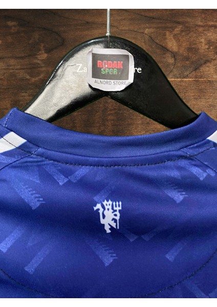 Manchester United Fc Yeni Sezon Isimsiz Forması fırsatları