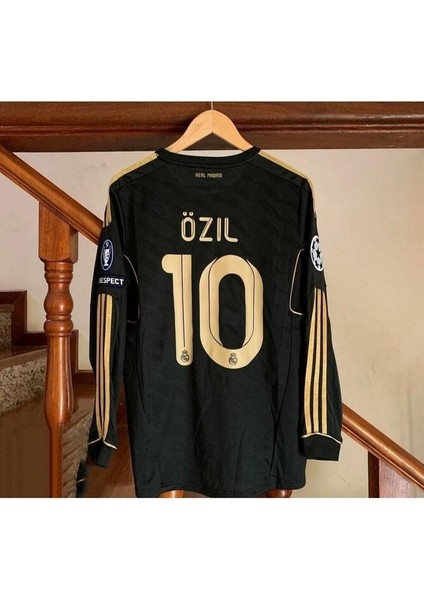 Real Madrid 2011/12 Sezonu Mesut Özil 10/ Deplasman Nostalji Forması