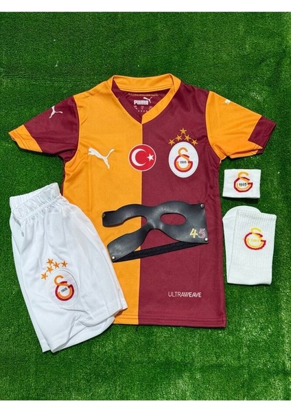 G̷a̷l̷a̷t̷s̷a̷r̷a̷y̷ 2026 Sezonu Beş Yıldızlı 'o.s.i.m.h.e.n/ 45 Iç Saha Çocuk Forması 4lü Set modelleri