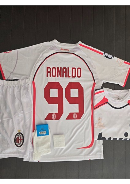 Milan 2006 Ronaldo 99 Beyaz Çocuk Taraftar Forması 4 Lü Set