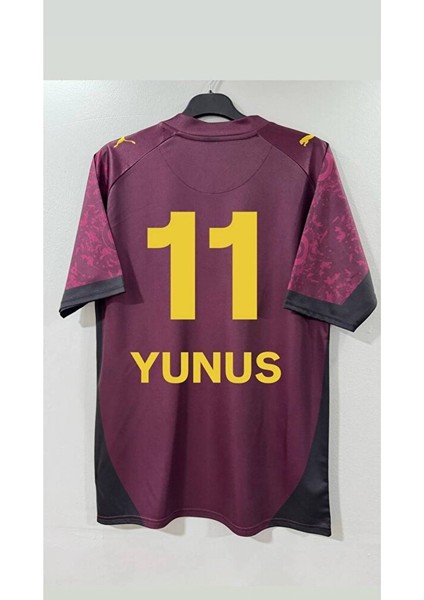 G̸a̸l̸a̸t̸a̸s̸a̸r̸a̸y̸ ̸ 26 Beş Yıldızlı Yunus Akgün 11 Deplasman Bordo Yetişkin Taraftar Forması