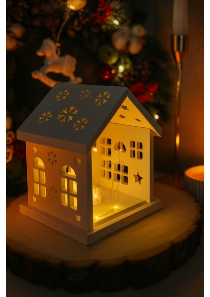 Christmas Dekoratif Işıklı Ev – 7 Parçalı El Yapımı Yılbaşı Evi | Sıcak ve Huzurlu Atmosfer fiyatları