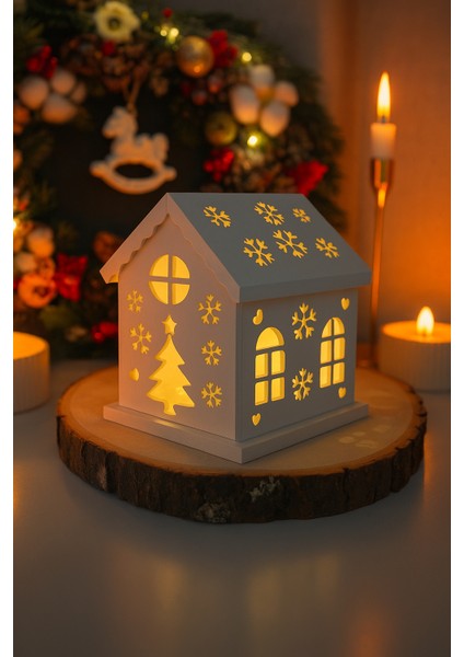 Christmas Dekoratif Işıklı Ev – 7 Parçalı El Yapımı Yılbaşı Evi | Sıcak ve Huzurlu Atmosfer