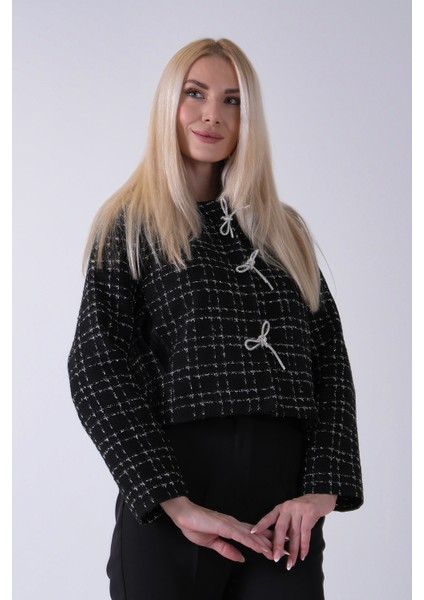 Siyah Ön Bağlama Detaylı Kısa Ceket 3971101.01