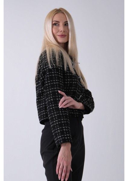 Siyah Ön Bağlama Detaylı Kısa Ceket 3971101.01 fiyatları