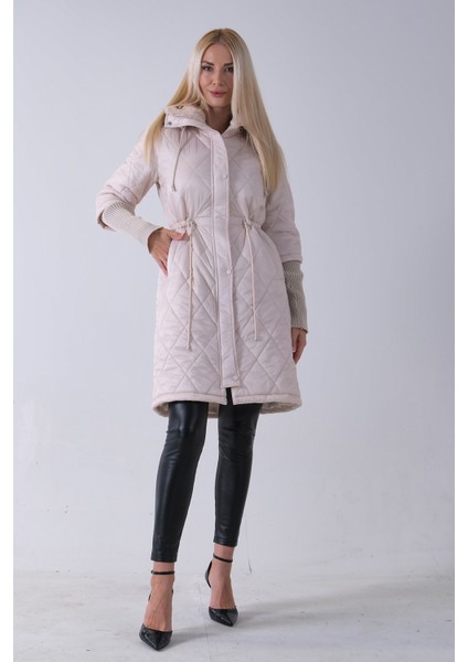 Taş Bileği Lastikli Kapüşonlu Baklava Desenli Şişme Mont 44520207.50