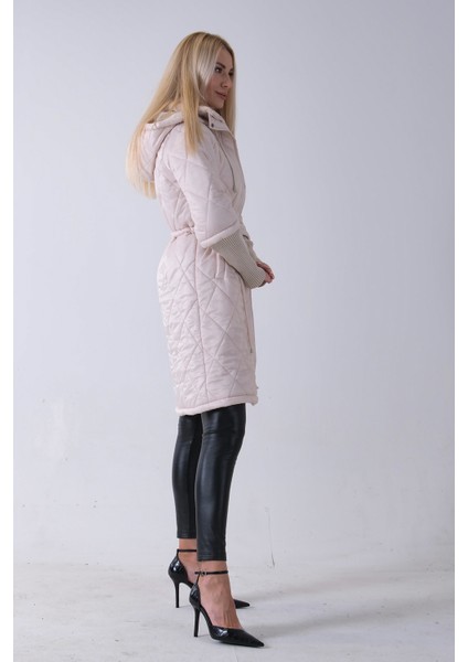 Taş Bileği Lastikli Kapüşonlu Baklava Desenli Şişme Mont 44520207.50 modelleri