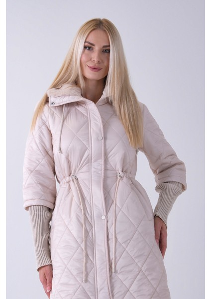 Taş Bileği Lastikli Kapüşonlu Baklava Desenli Şişme Mont 44520207.50