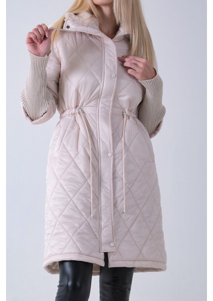 Taş Bileği Lastikli Kapüşonlu Baklava Desenli Şişme Mont 44520207.50