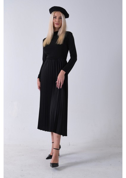 Siyah Eteği Pilise Detaylı Elbise 3975495.01