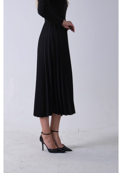 Siyah Eteği Pilise Detaylı Elbise 3975495.01 indirimleri