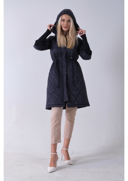 Lacivert Bileği Lastikli Kapüşonlu Baklava Desenli Şişme Mont 44520207.02 fırsatları