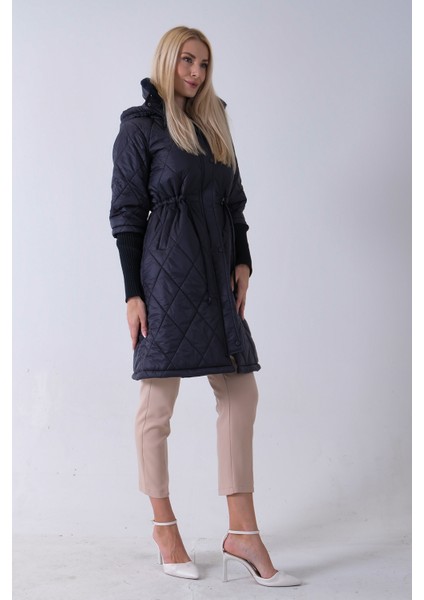 Lacivert Bileği Lastikli Kapüşonlu Baklava Desenli Şişme Mont 44520207.02 indirimleri