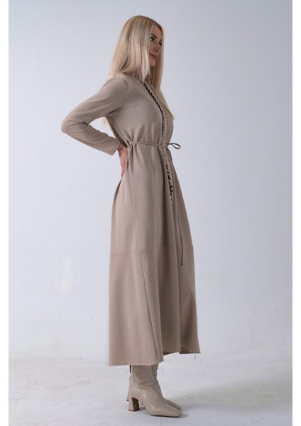 Bej Belden Bağlamalı Yaka Fırfır Detaylı Düğme Kapamalı Elbise 4571574.55 fırsatları
