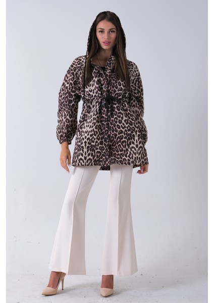 Leopar Bel Büzgü Detaylı Kapüşonlu Leopar Desenli Trençkot 3971012.53