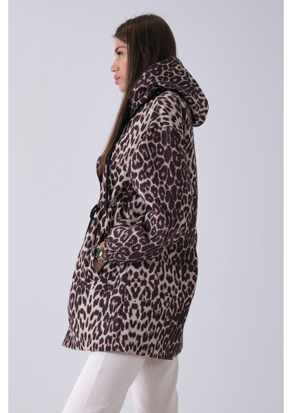 Leopar Bel Büzgü Detaylı Kapüşonlu Leopar Desenli Trençkot 3971012.53