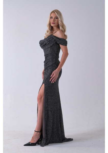 Gri Düşük Omuz Yırtmaç Detaylı Pul Payet Abiye 9705646.06