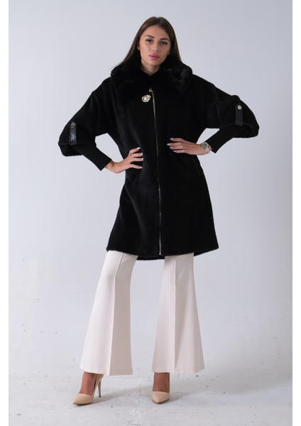 Siyah Yandan Cepli Broş Detaylı Yaka Kürklü Peluş Kaban 44510847.01 modelleri