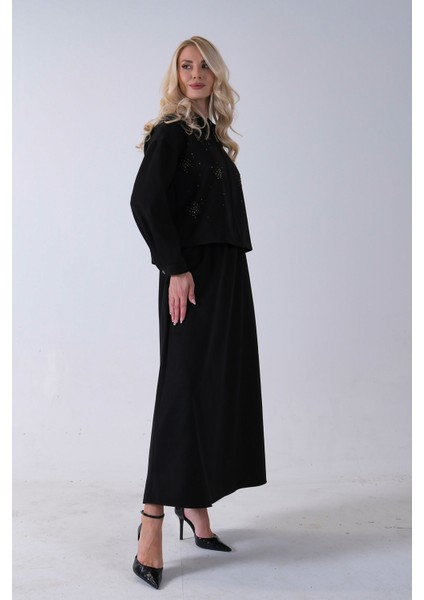 Siyah Ceket Fermuar Kapamalı Üzeri Taş Detaylı Etekli Kadife Takım 4577264.01 fırsatları