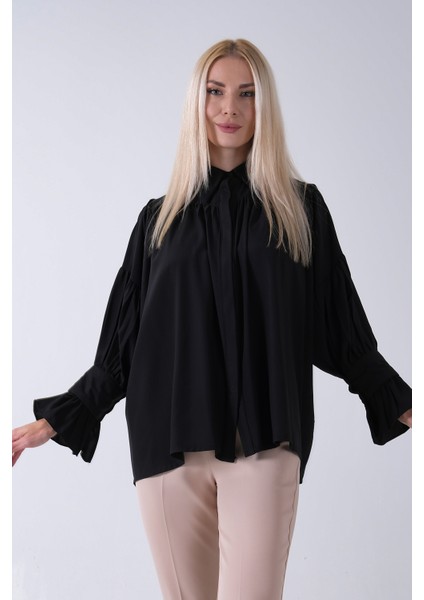 Siyah Göğüs ve Manşeti Büzgü Detaylı Bluz 3972060.01
