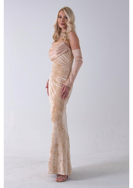 Gold Drapeli Takma Kol Detaylı Kadife Abiye 0801068.122 indirimleri