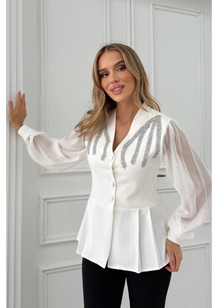 Ekru Önü 4 Düğme Detaylı Taş Işlemeli Bluz 4202891.147