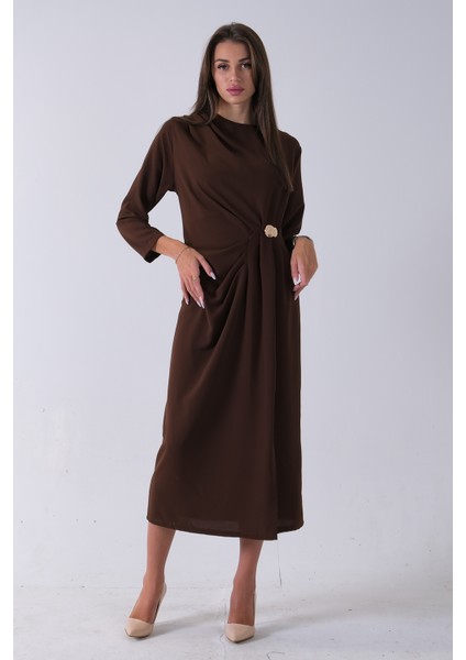 Kahve Omuz ve Beli Pileli Toka Detaylı Elbise 3975478.05 modelleri
