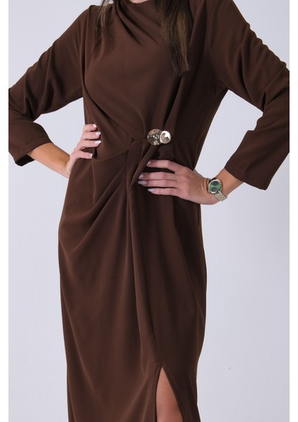 Kahve Omuz ve Beli Pileli Toka Detaylı Elbise 3975478.05