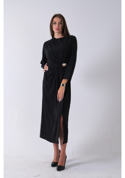 Siyah Omuz ve Beli Pileli Toka Detaylı Elbise 3975478.01 fiyatları