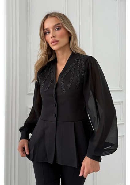Siyah Önü 4 Düğme Detaylı Taş Işlemeli Bluz 4202891.01