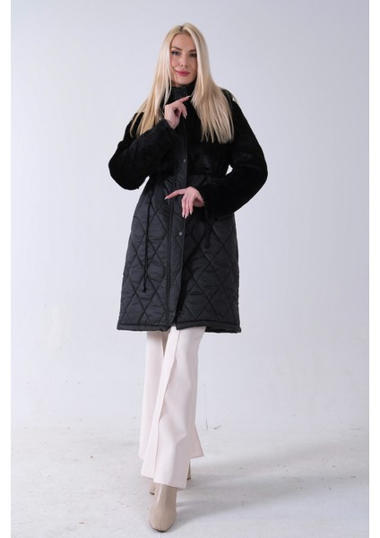 Siyah Yarım Peluş Detaylı Belden Sıktırmalı Kapüşonlu Baklava Desen Mont 44520211.01