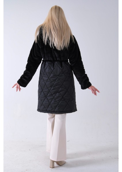 Siyah Yarım Peluş Detaylı Belden Sıktırmalı Kapüşonlu Baklava Desen Mont 44520211.01