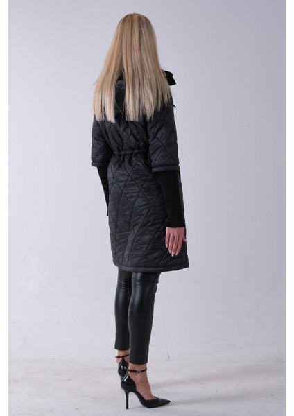 Siyah Bileği Lastikli Kapüşonlu Baklava Desenli Şişme Mont 44520207.01 indirimleri