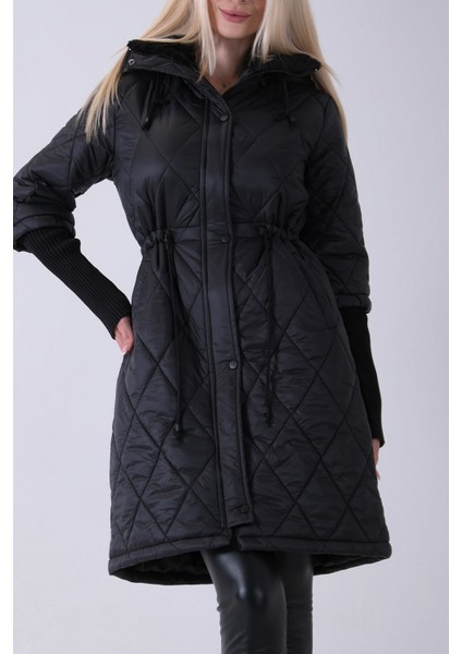 Siyah Bileği Lastikli Kapüşonlu Baklava Desenli Şişme Mont 44520207.01