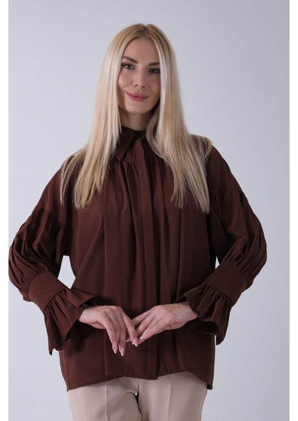 Kahve Göğüs ve Manşeti Büzgü Detaylı Bluz 3972060.05