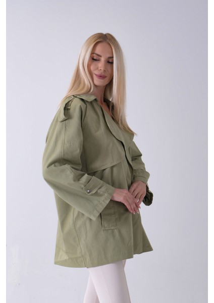 Yeşil Yandan Cepli Omuz Apolet Detaylı Trenç 422234.07 modelleri