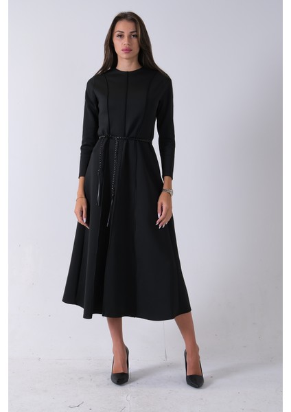 Siyah Bisiklet Yaka Önü Pile Detaylı Beli Kemerli Elbise 4593453.01