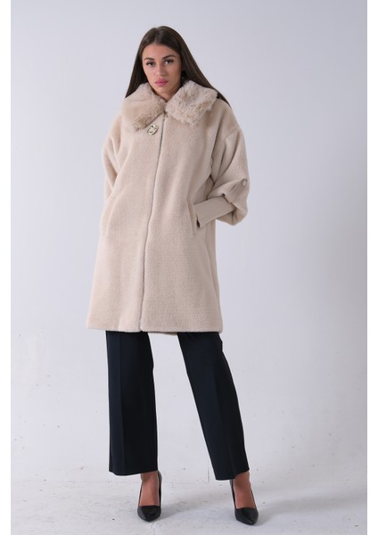 Taş Yandan Cepli Broş Detaylı Yaka Kürklü Peluş Kaban 44510847.50 fiyatları