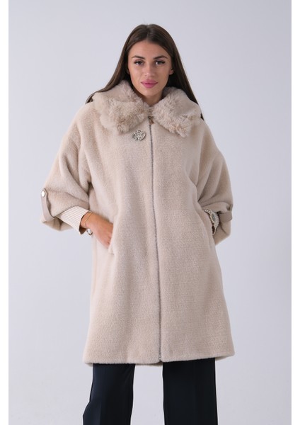Taş Yandan Cepli Broş Detaylı Yaka Kürklü Peluş Kaban 44510847.50 fırsatları