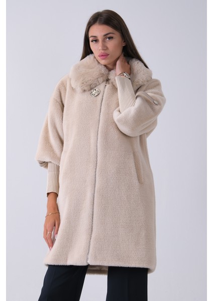 Taş Yandan Cepli Broş Detaylı Yaka Kürklü Peluş Kaban 44510847.50