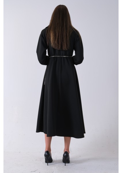 Siyah Yaka Fermuar Detaylı Bel ve Bileği Lastikli Kemerli Scuba Elbise 4593455.01