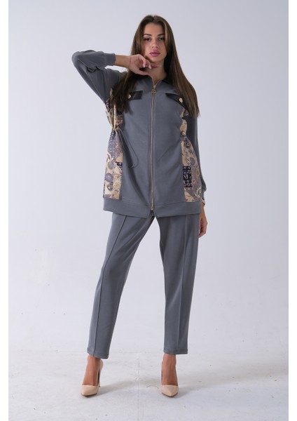 Gri Üzeri Desenli Yaka Deri Detaylı Fermuar Kapamalı Tunik Pantolonlu Takım 4703058.06 fiyatları
