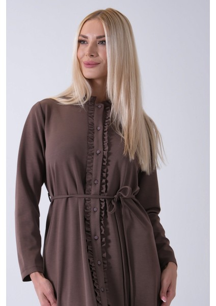 Kahve Belden Bağlamalı Yaka Fırfır Detaylı Düğme Kapamalı Elbise 4571574.05